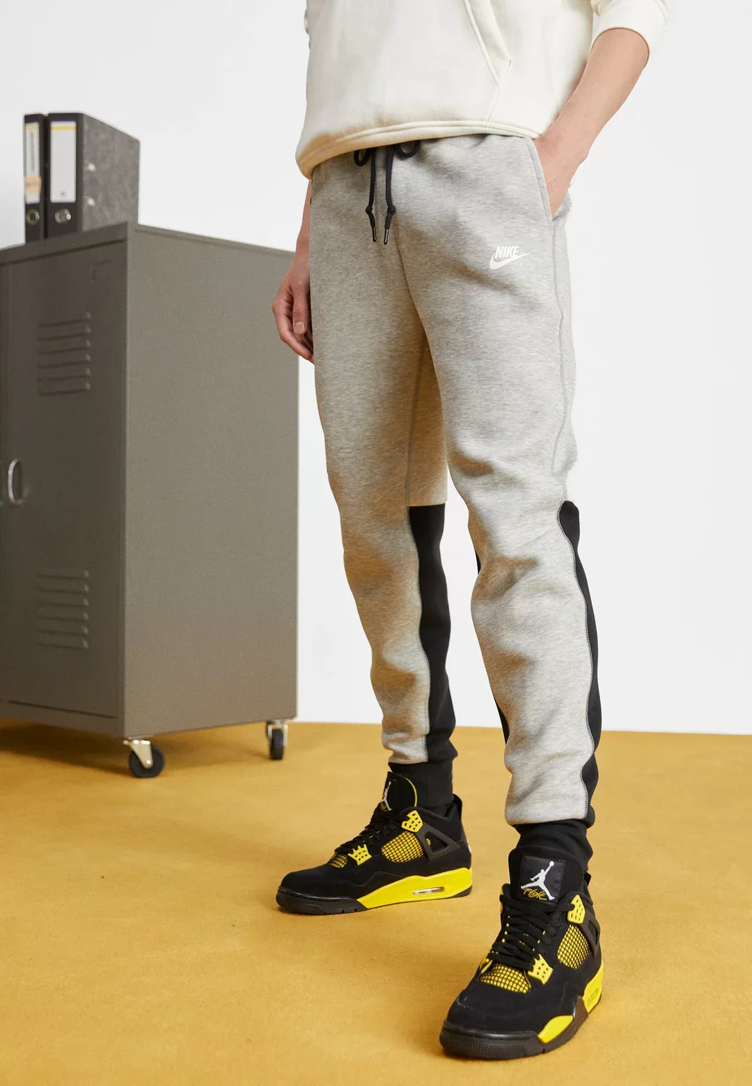 Tech Fleece Windrunner (Yeni) Jogger - Siyah/Gri - Görsel 3